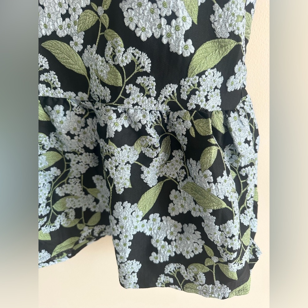 Entre Black Floral Ruffle detail dress with hydrangea brocade Large - Picture 4 of 9